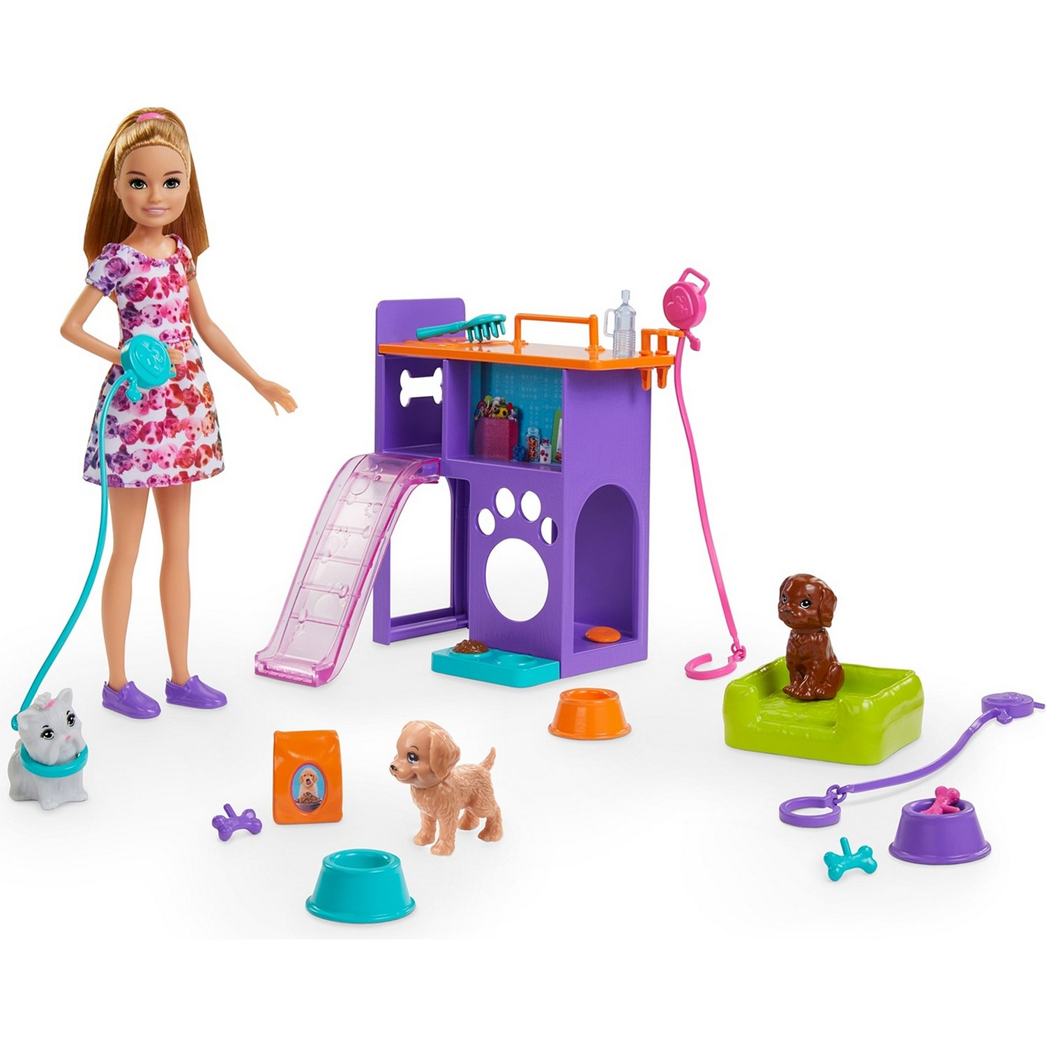 Набор Barbie GFF48 Семья Стейси с щенками на площадке