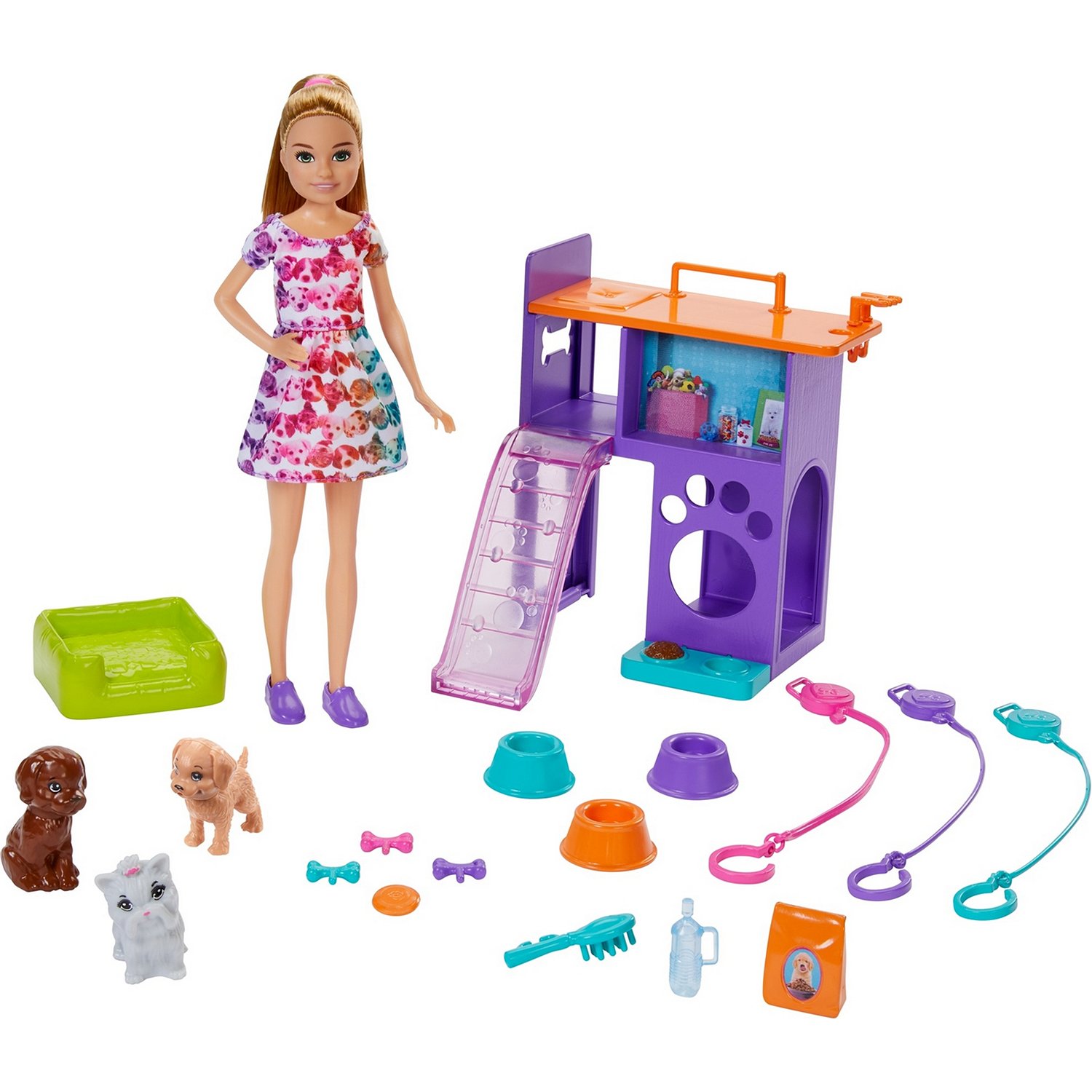 Набор Barbie GFF48 Семья Стейси с щенками на площадке