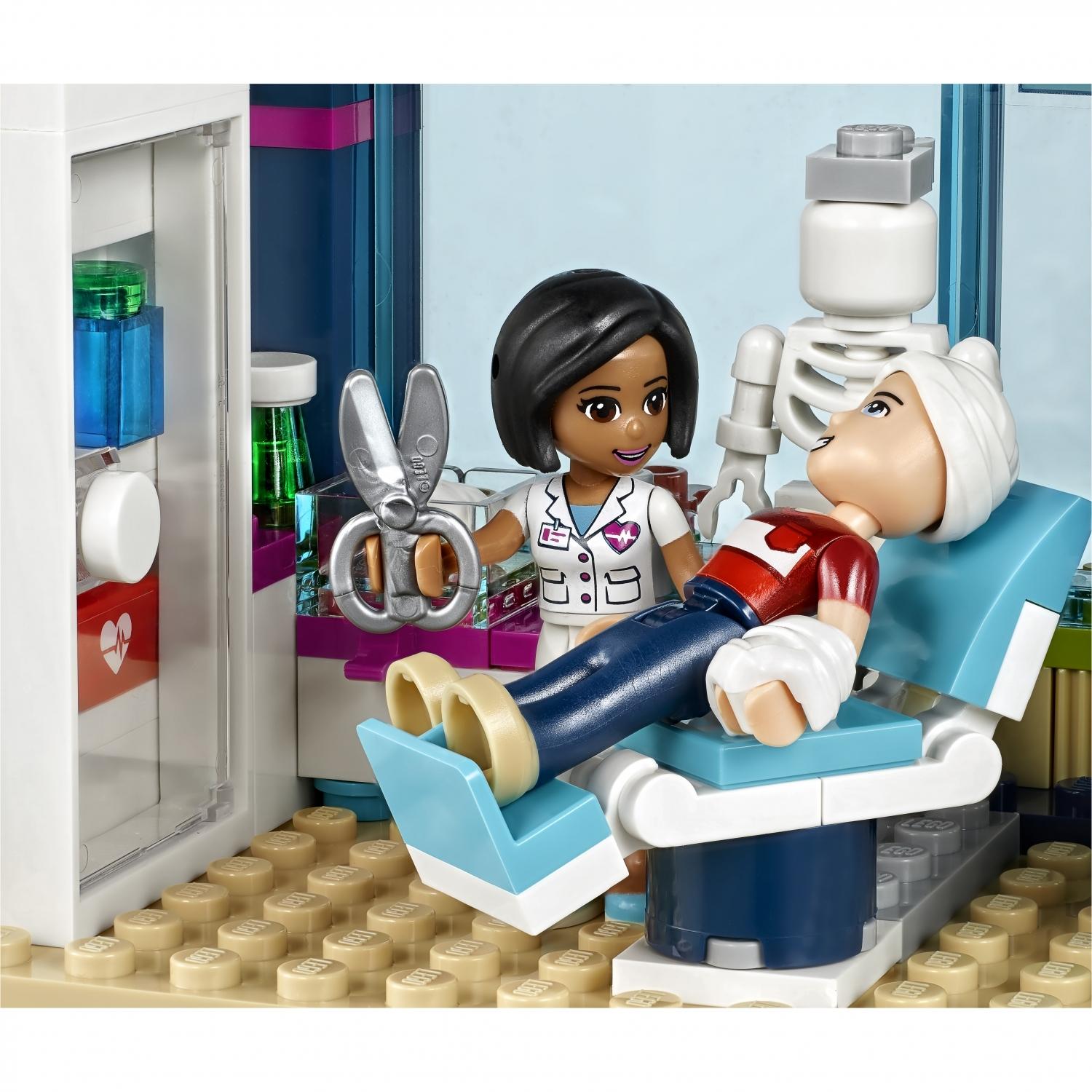 Lego Friends 41318 Клиника Хартлейк-Сити