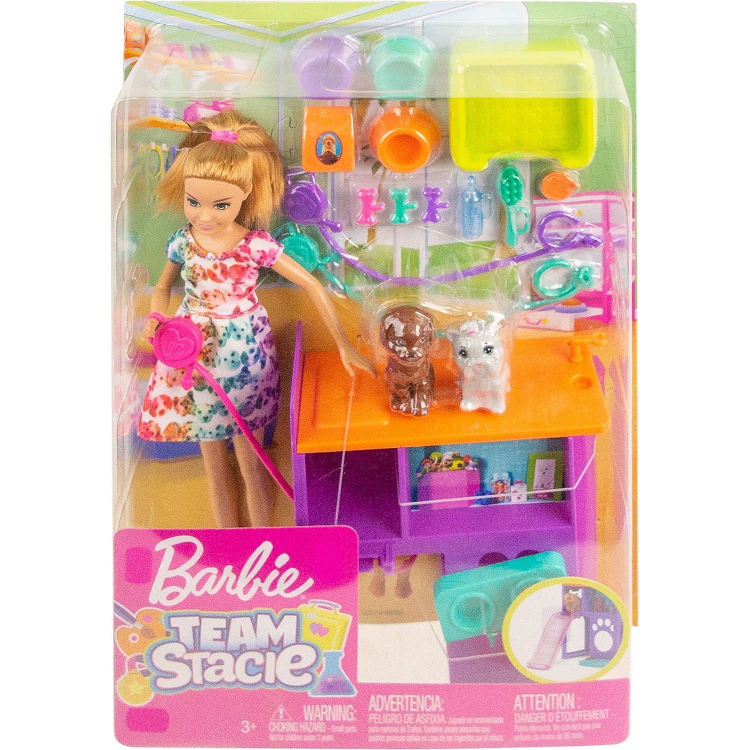 Набор Barbie GFF48 Семья Стейси с щенками на площадке
