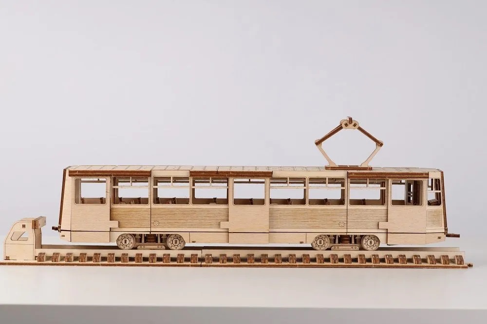 Сборная деревянная модель Baumi Трамвай КТМ-5 1/43 арт.12111